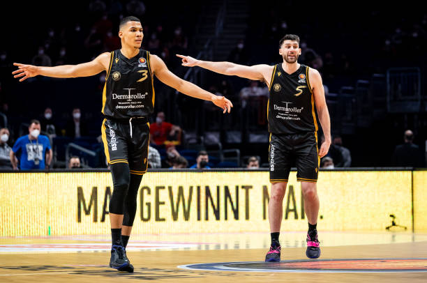 不仅是场内 不仅是场内