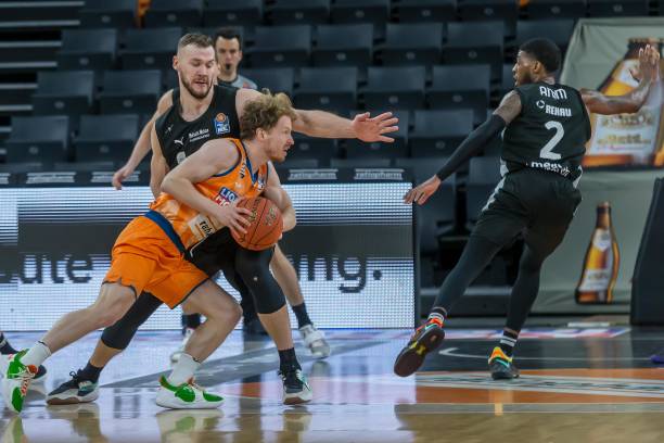 仅仅是一场 仅仅是一场